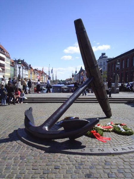 Nuhavns Anker. Mindesmærke for de mere ende 2300 danske søfolk der omkom under 2. verdenskrig 1939-45 i dansk og allieret tejeneste.